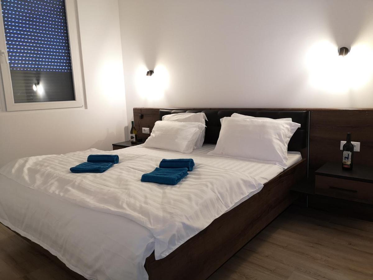 Ared-Atrium Mall Chrysflatty3 Premium Apartment 60Mp Арад Екстер'єр фото